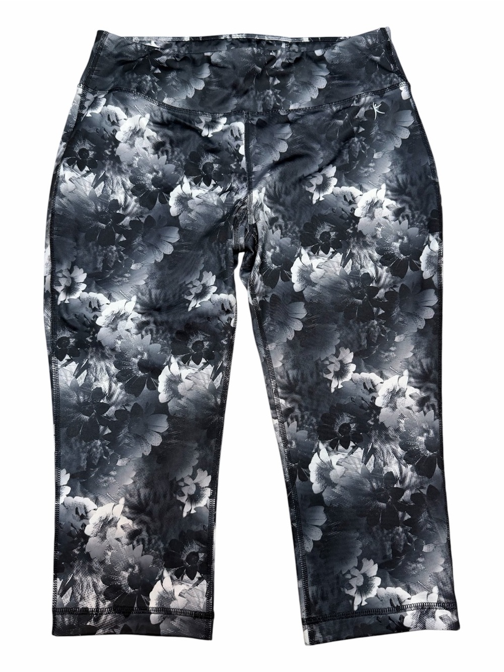 Danskin Now Women M 8/10 Black Gray Floral Print Capri Leggings Activewear